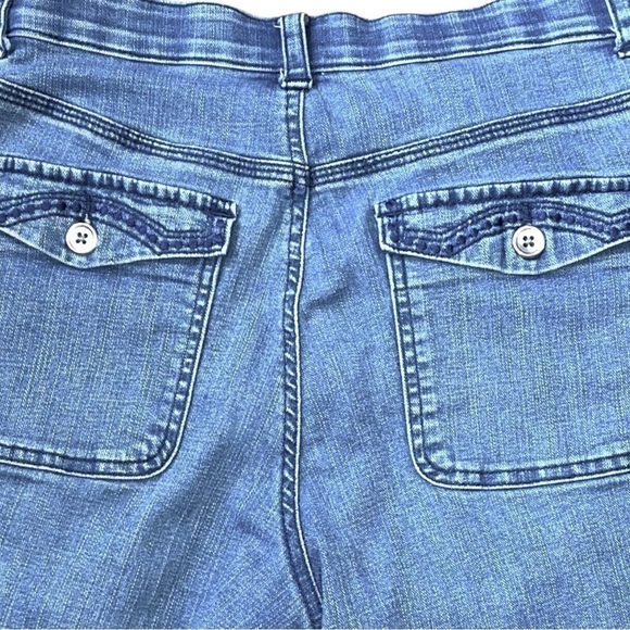 LEE ladies denim shorts, size 8P, comfort stretch waist, embroidered detail - Picture 6 of 6